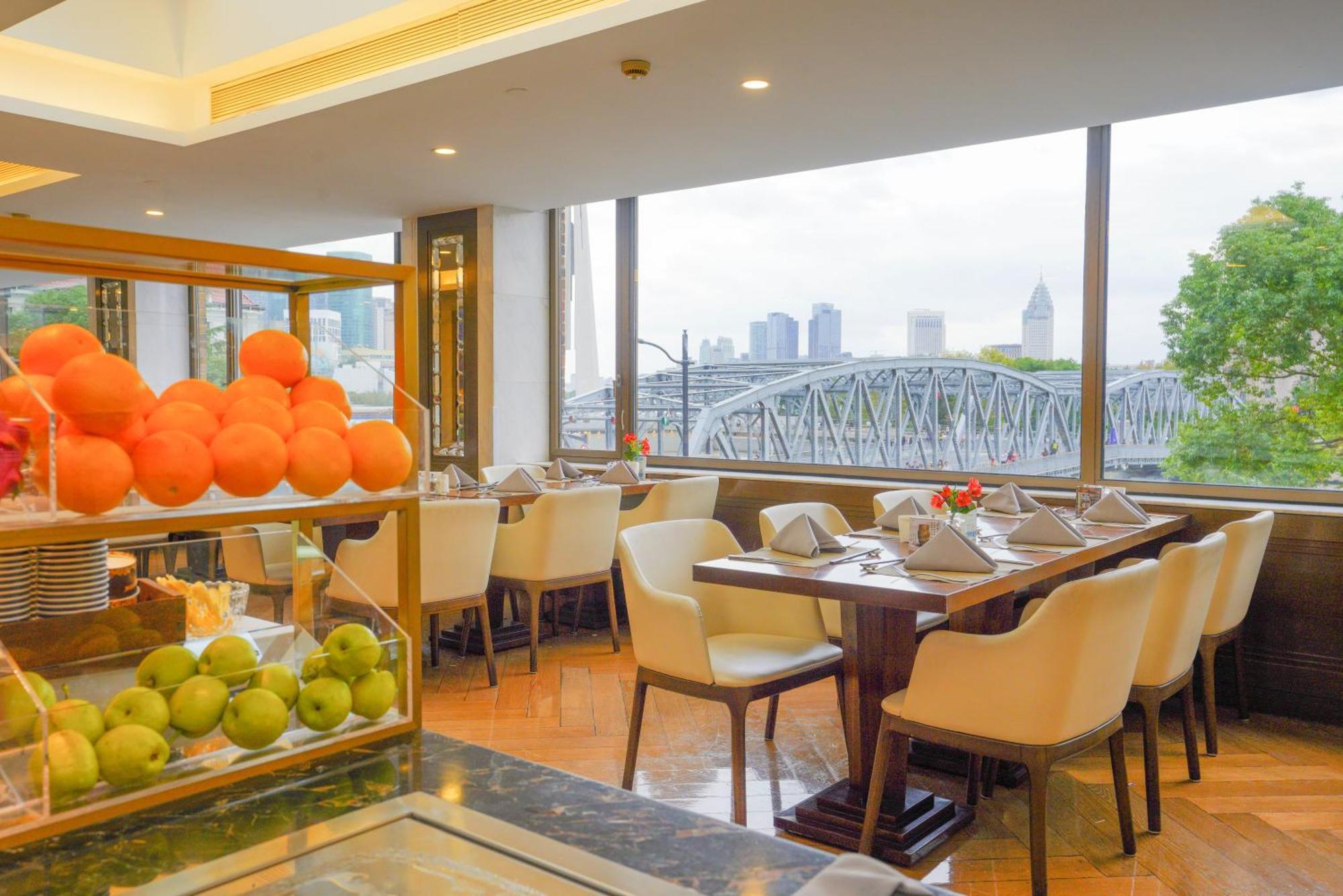 Broadway Mansions Hotel - On The Bund Шанхай Экстерьер фото